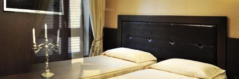 Oxford Hotel ティラナ エクステリア 写真
